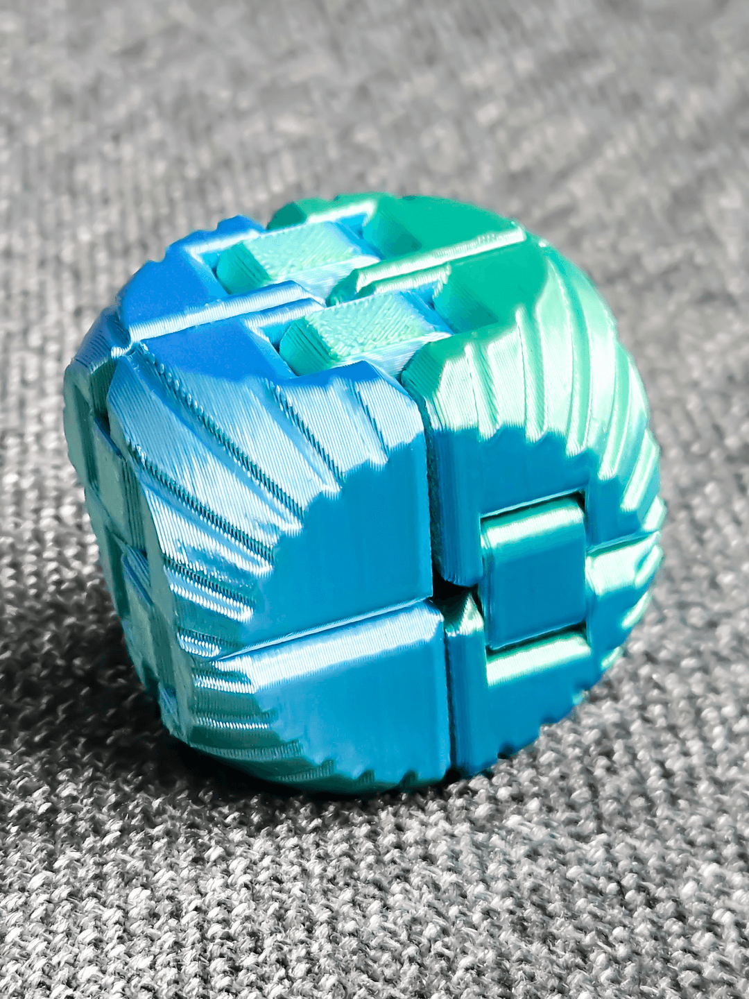 Round Infini Cube Anti-Anti-stress - Image 3