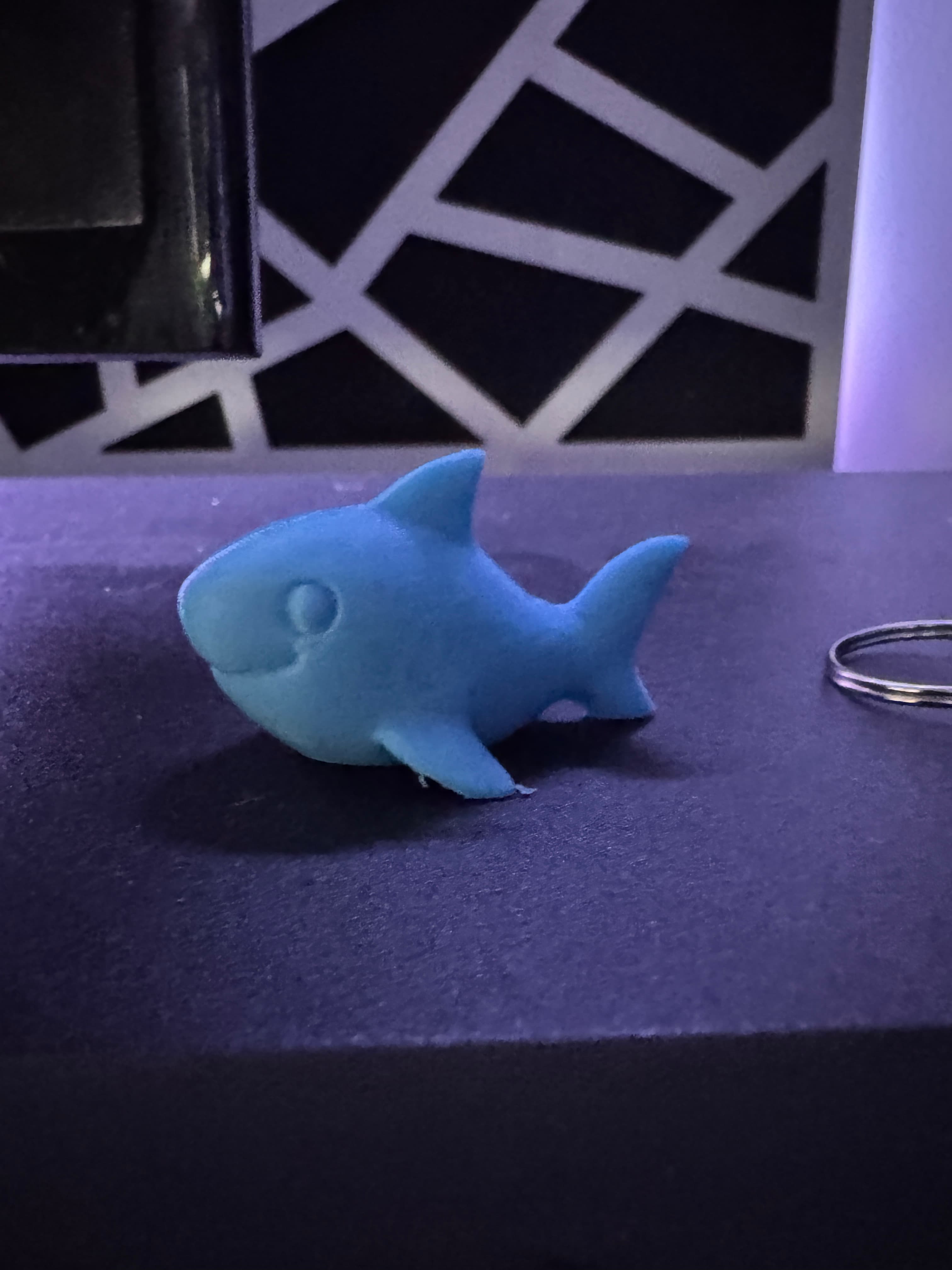 Mini Requin Bureau Figurine Or Porte-clés - Image 4