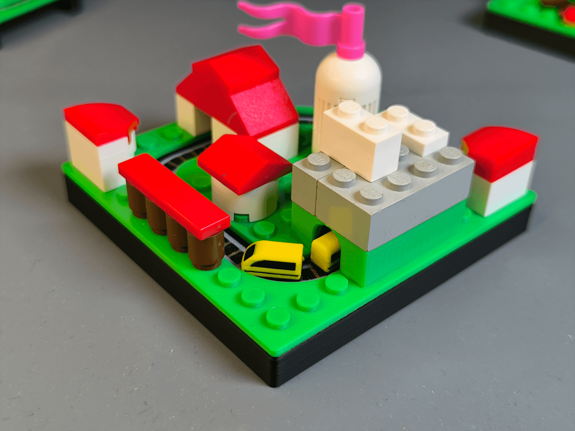 Mini Train - Brick Your Diorama - Image 3