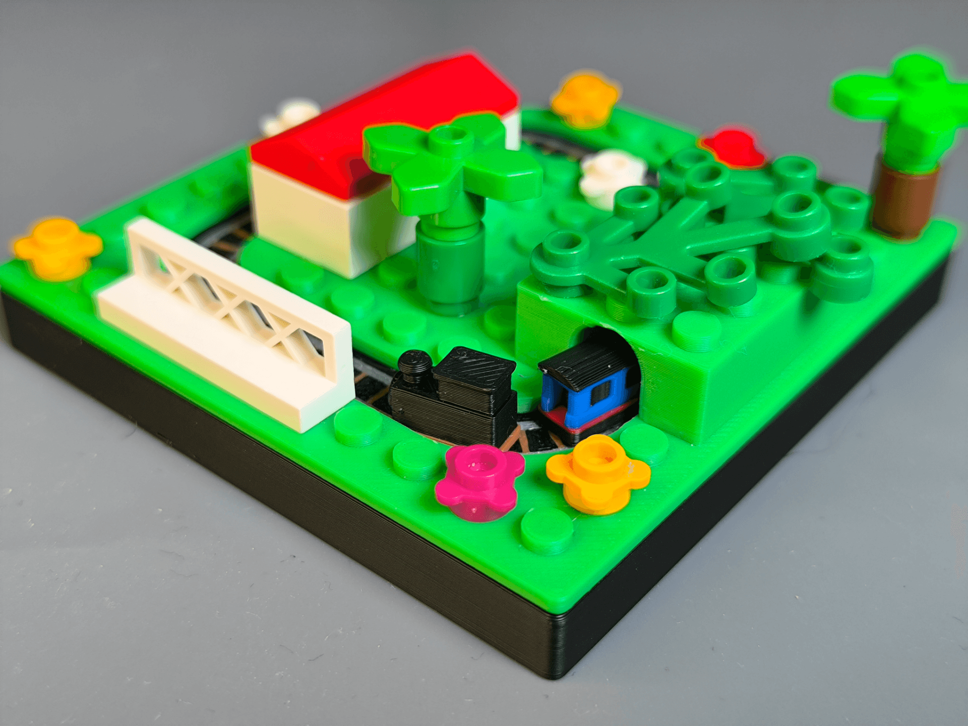 Mini Train - Brick Your Diorama - Image 5