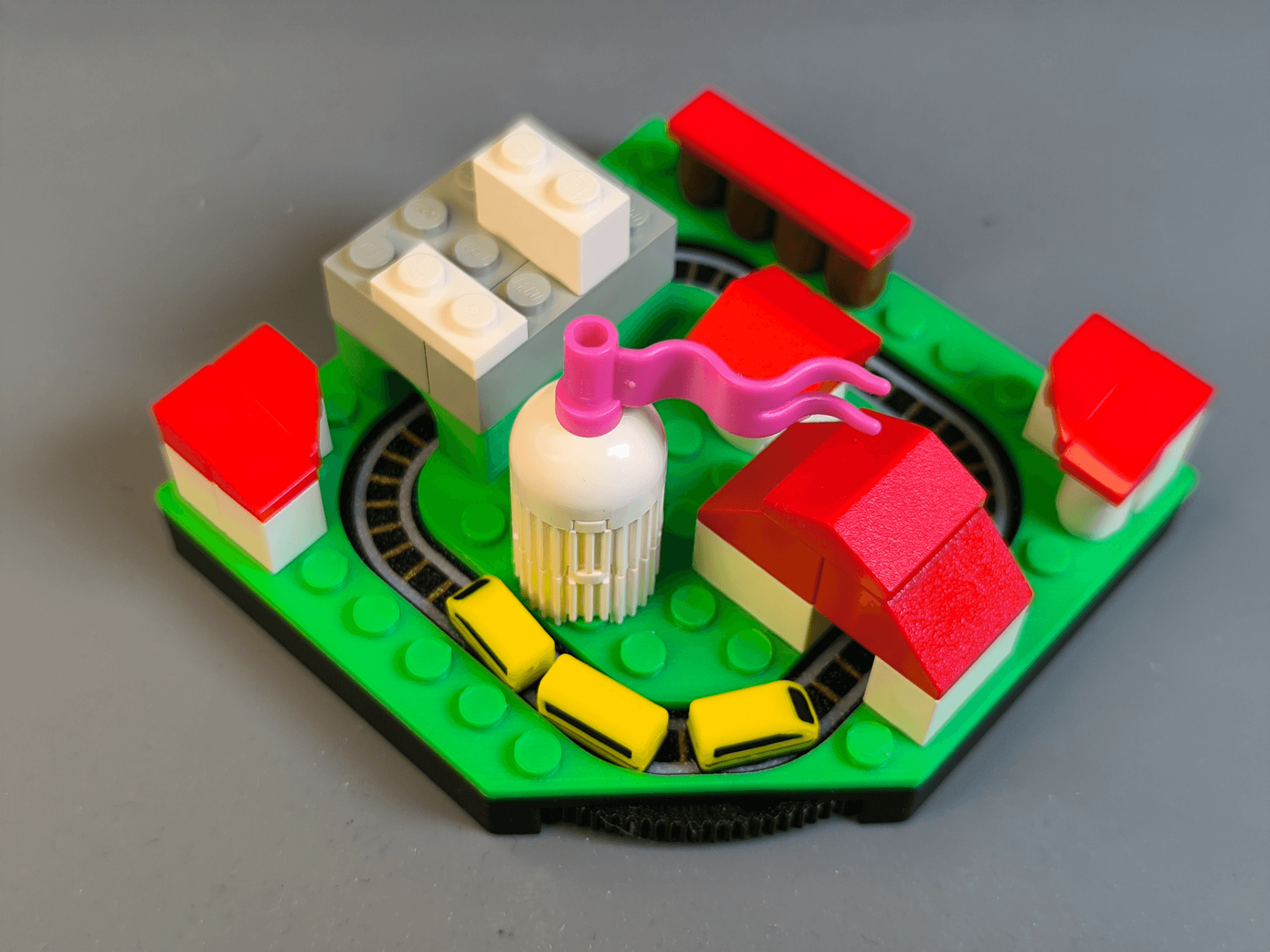 Mini Train - Brick Your Diorama - Image 4