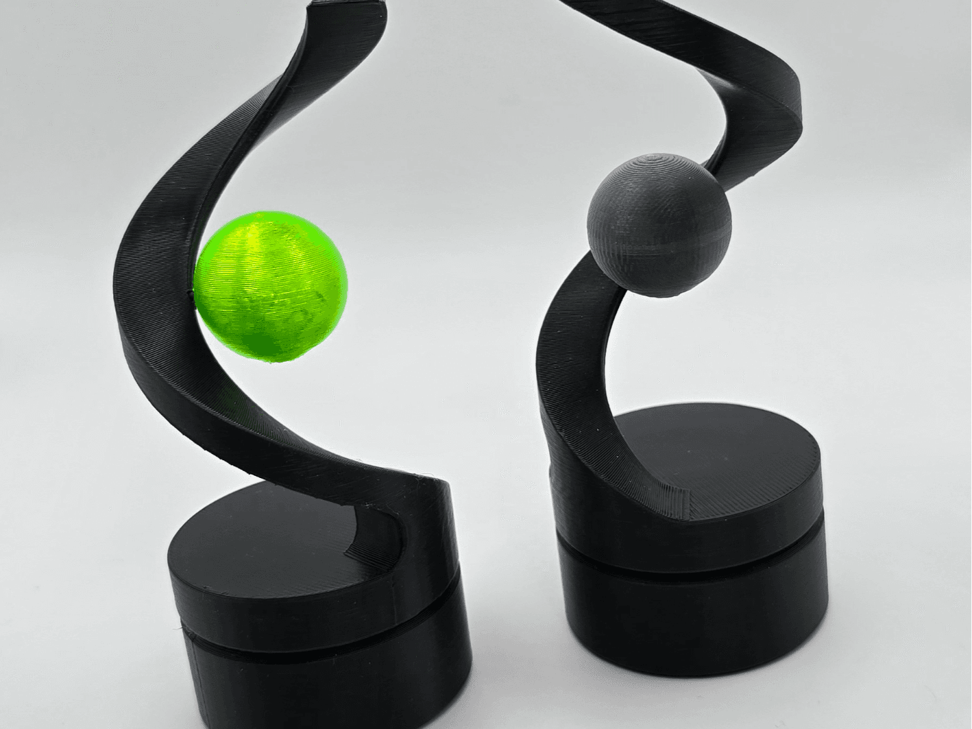 Optical Illusion Bureau Toupie